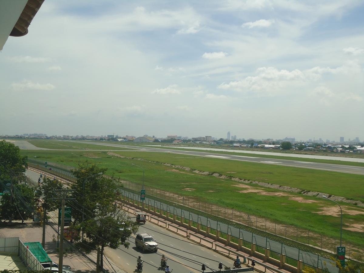 Golden Apple Hotel - Airport Phnom Penh Esterno foto