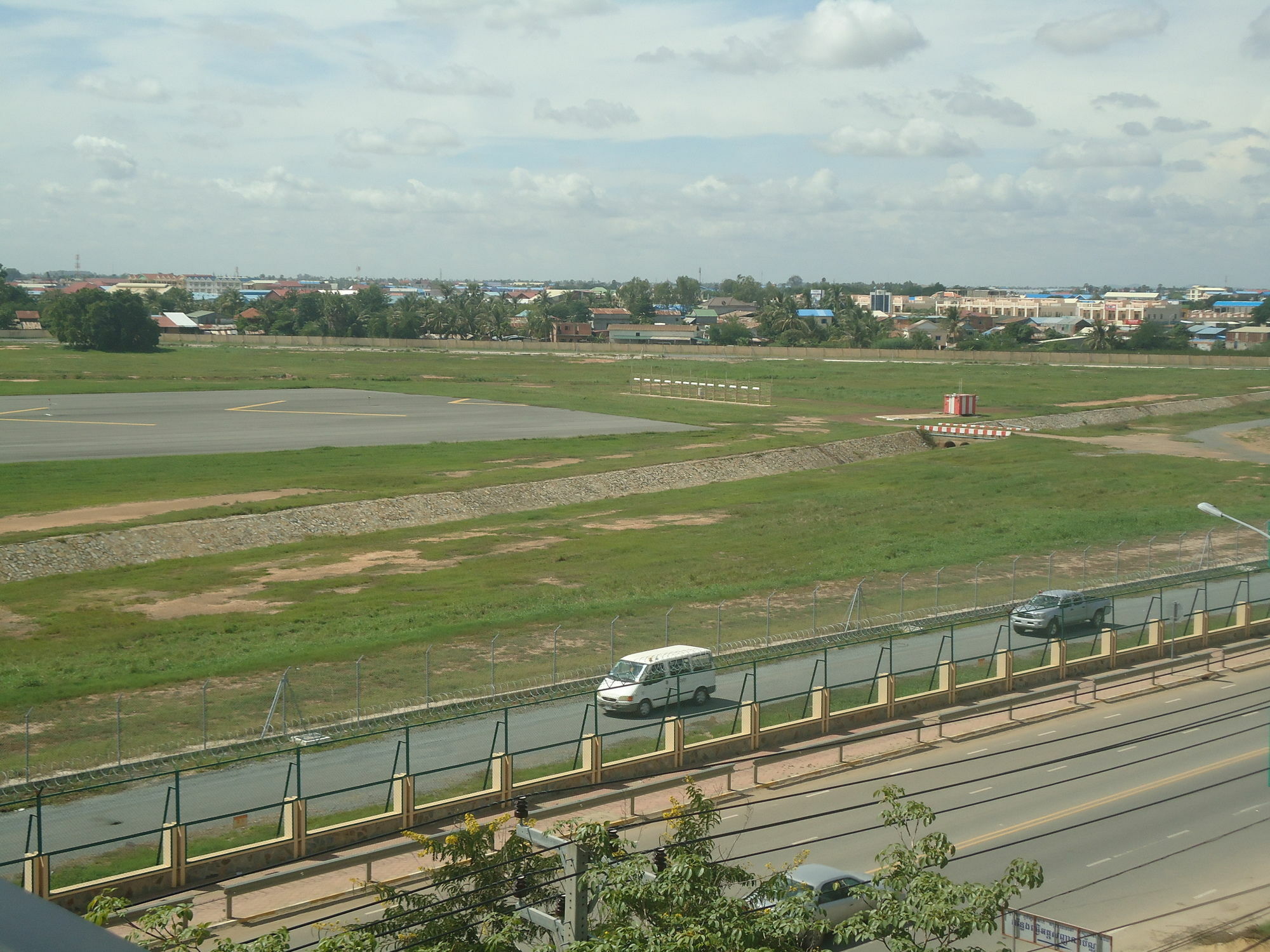 Golden Apple Hotel - Airport Phnom Penh Esterno foto